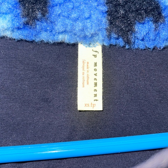 NWT Free People Movement Rocky Ridge fleece oversized ocean tie-dye pull over - Picture 16 of 16